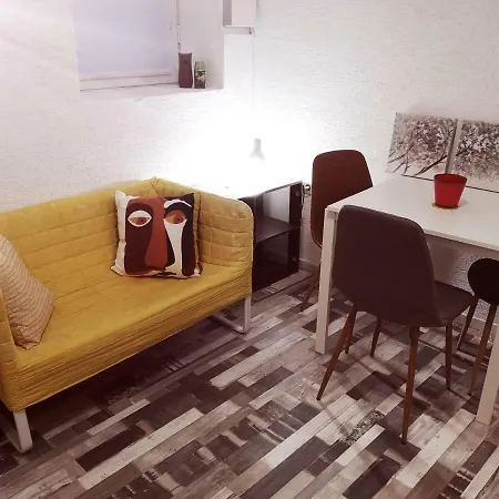 호스텔 Pijama House - Bike & Bed 플로브디프