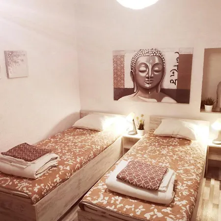 Pijama House - Bike & Bed 호스텔