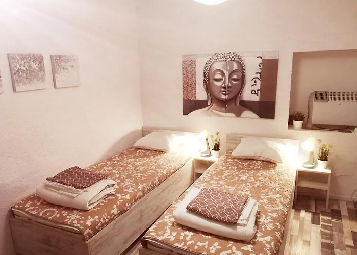 Pijama House - Bike&bed Hostel