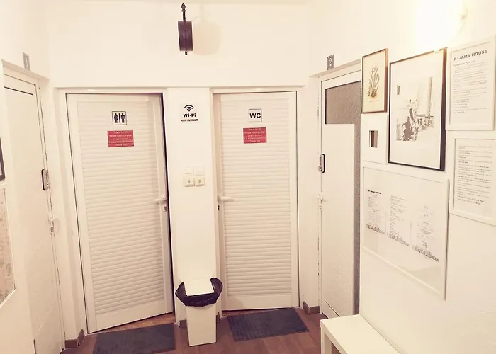 Pijama House - Bike&bed Hostel