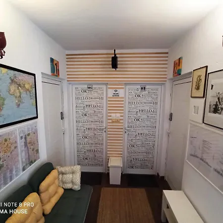 Pijama House - Bike & Bed Hostel